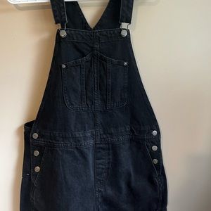 Old Navy Slouchy Straight Non Stretch Black Jean Short Overalls - 3.5in inseam